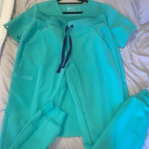 Perfect condition Surgical Green Figs set